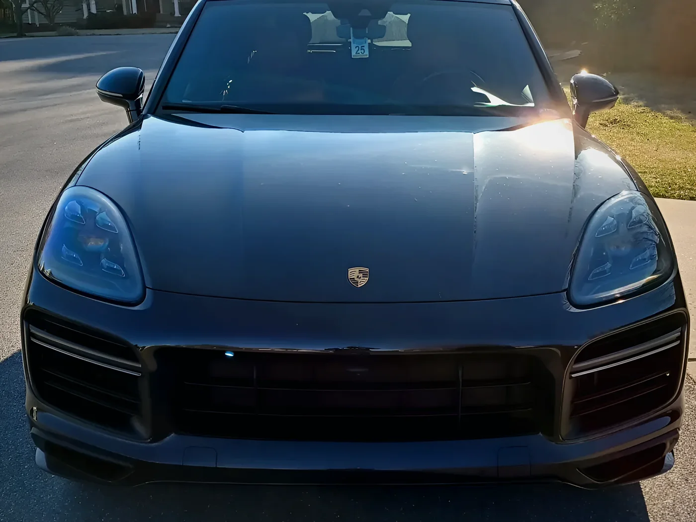 Black Porsche Cayenne Turbo after the full A-Class detail